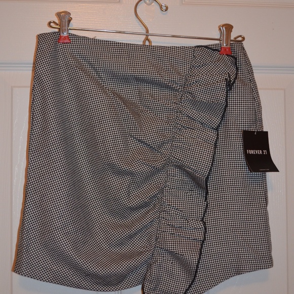 Houndstooth Ruffle Skirt - Picture 2 of 4